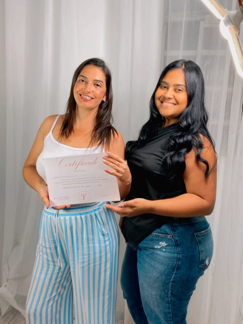Aluna concluindo a formação com Tamiris Ferreira