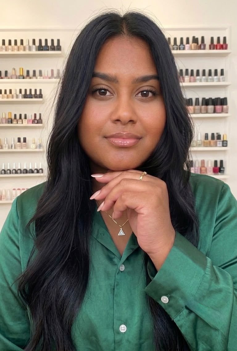 Tamiris Ferreira no estúdio de nail design em Belo Horizonte